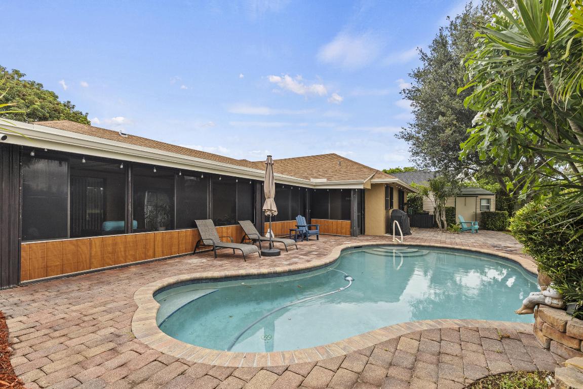 LAKES OF SHERBROOKE - Residential