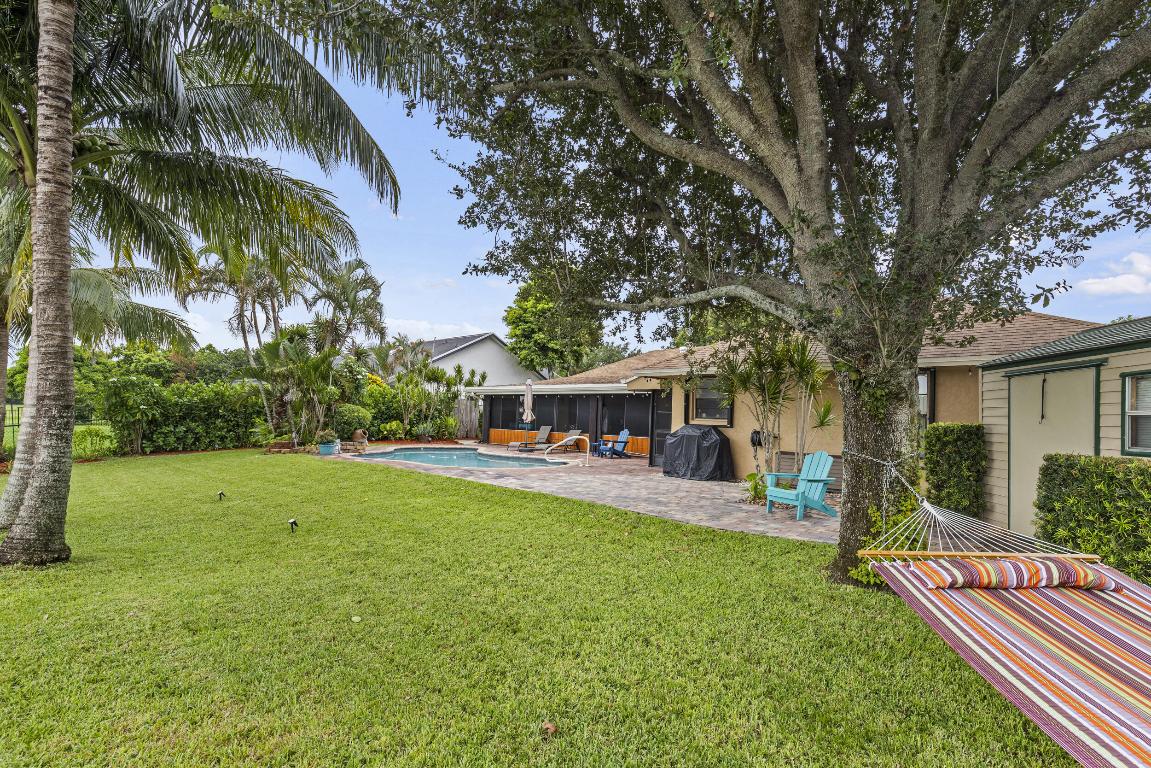 LAKES OF SHERBROOKE - Residential