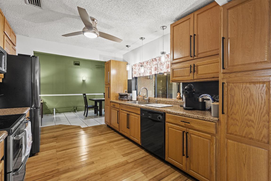 LAKES OF SHERBROOKE - Residential