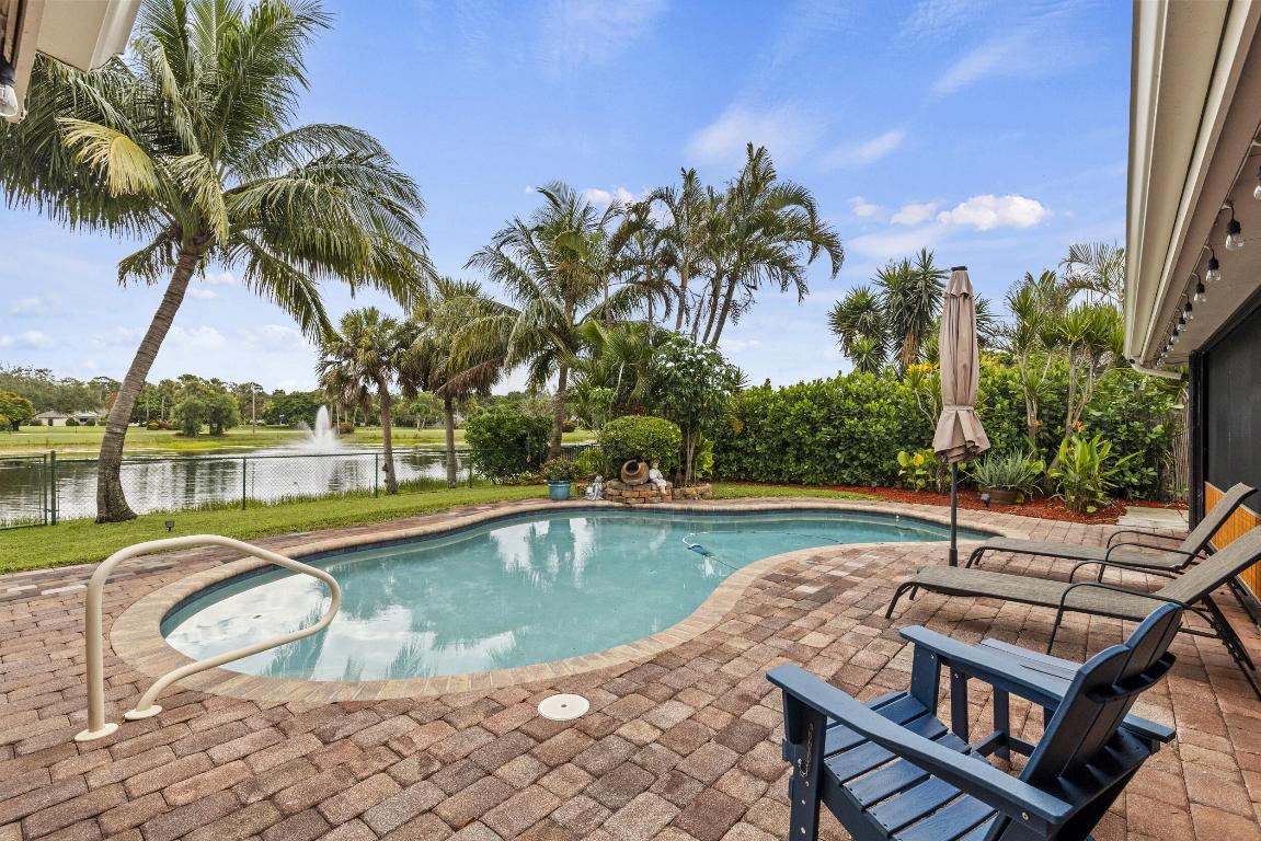 LAKES OF SHERBROOKE - Residential