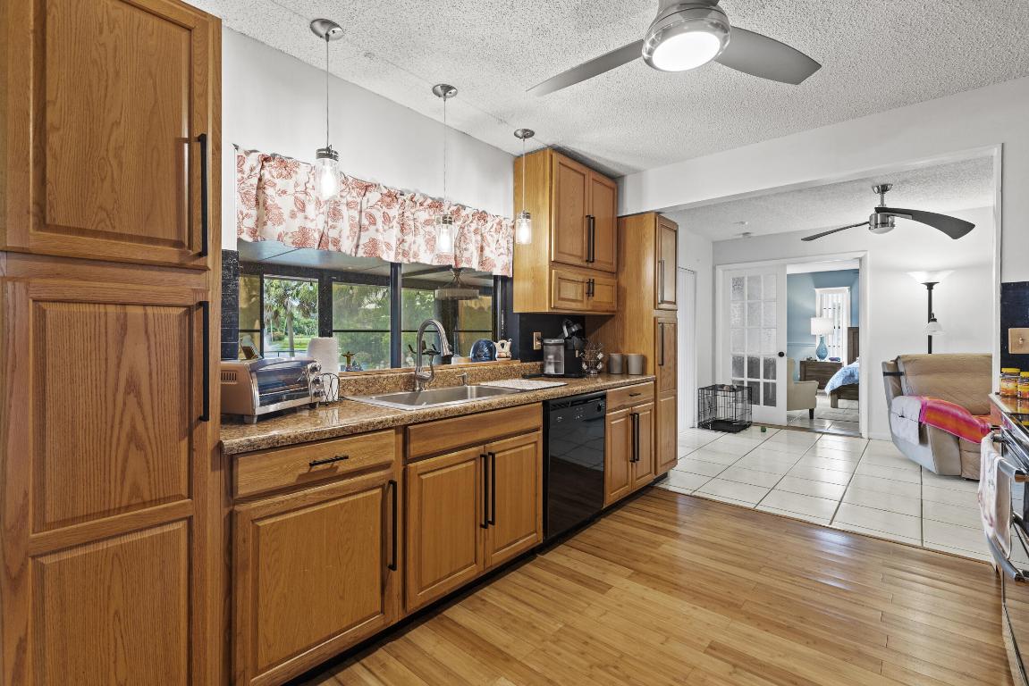 LAKES OF SHERBROOKE - Residential