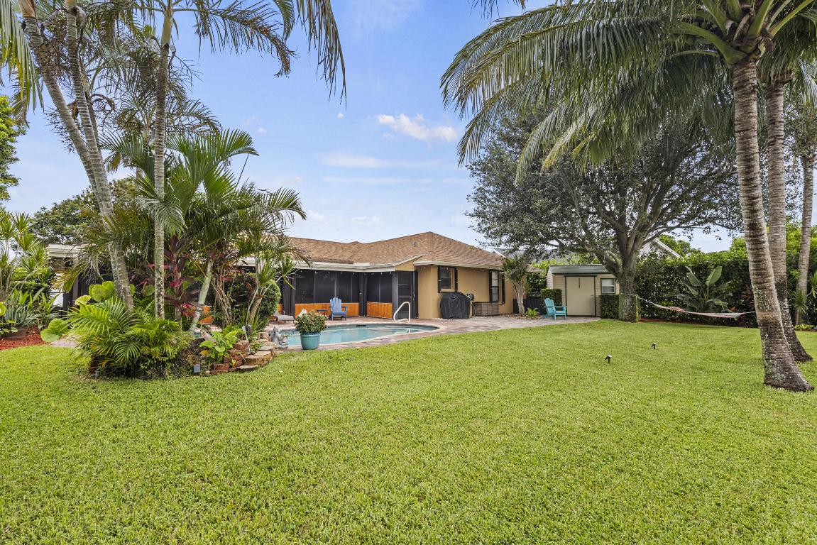 LAKES OF SHERBROOKE - Residential