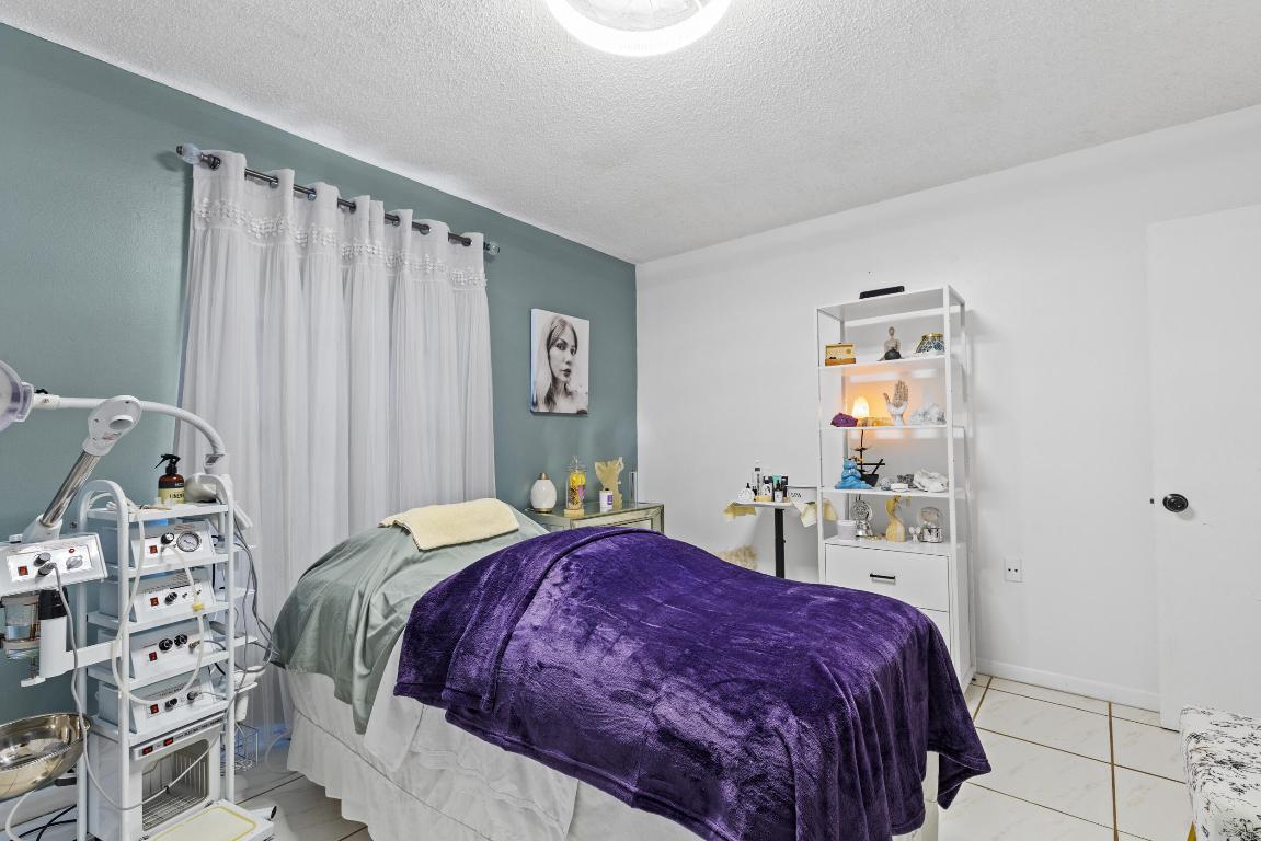 LAKES OF SHERBROOKE - Residential