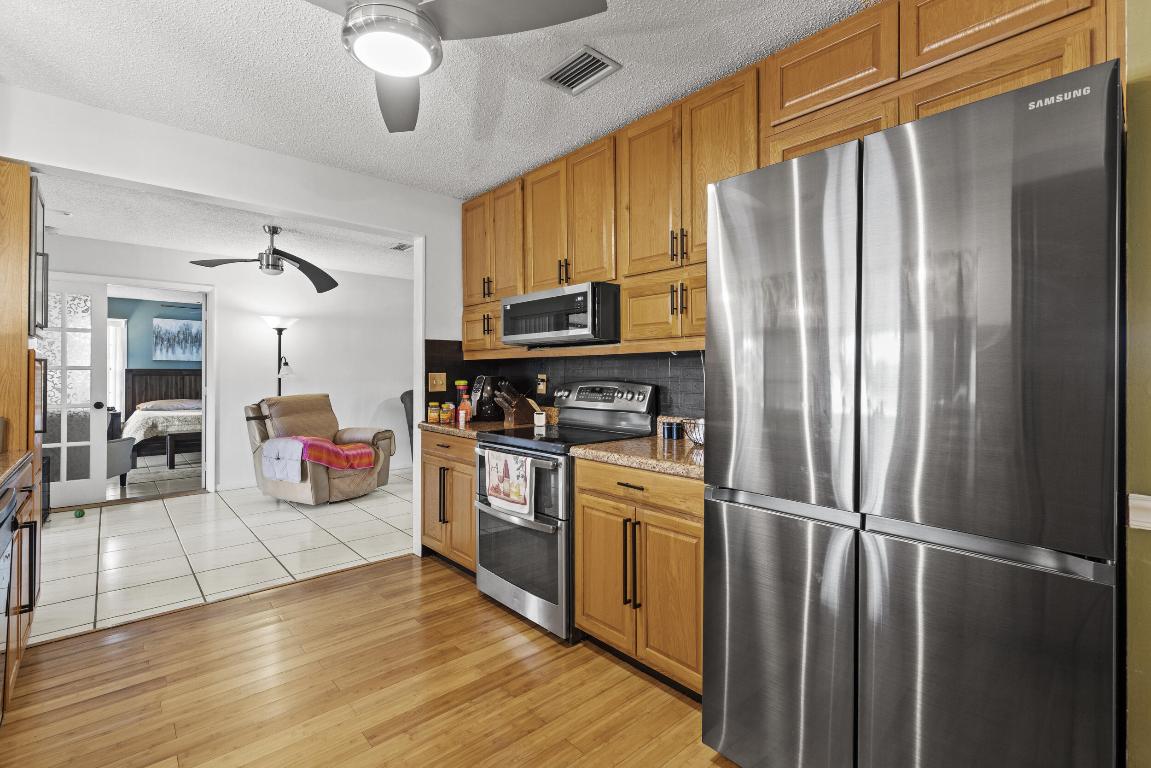 LAKES OF SHERBROOKE - Residential