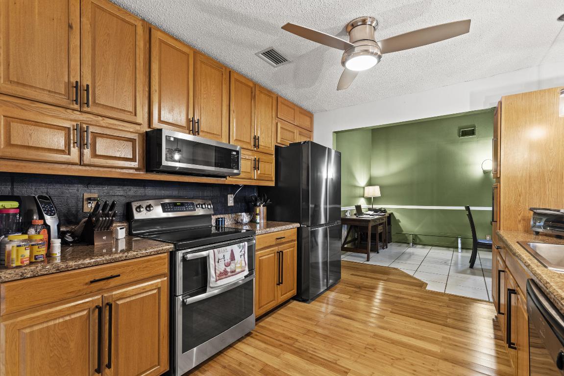 LAKES OF SHERBROOKE - Residential