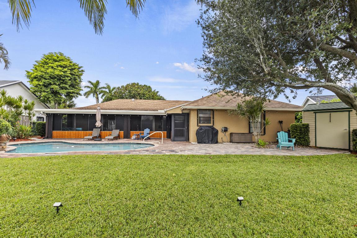 LAKES OF SHERBROOKE - Residential