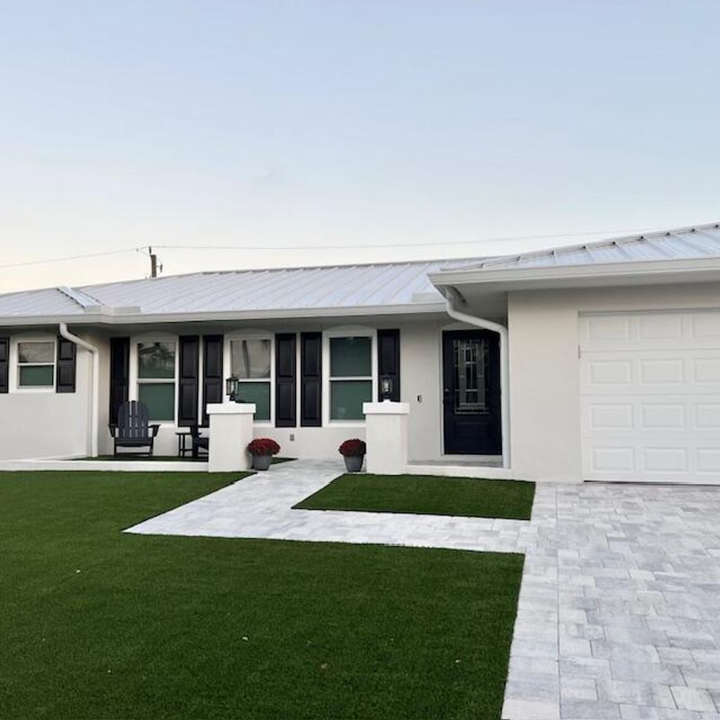 Photo of 11 SE Splitrail Circle, Jupiter, FL 33469 (MLS # R11142034)