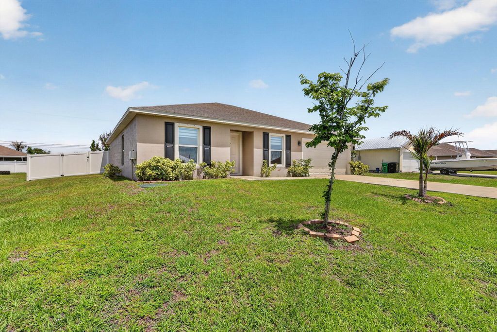 Photo of 479 SW Holden Terrace, Port Saint Lucie, FL 34984 (MLS # B26025415)