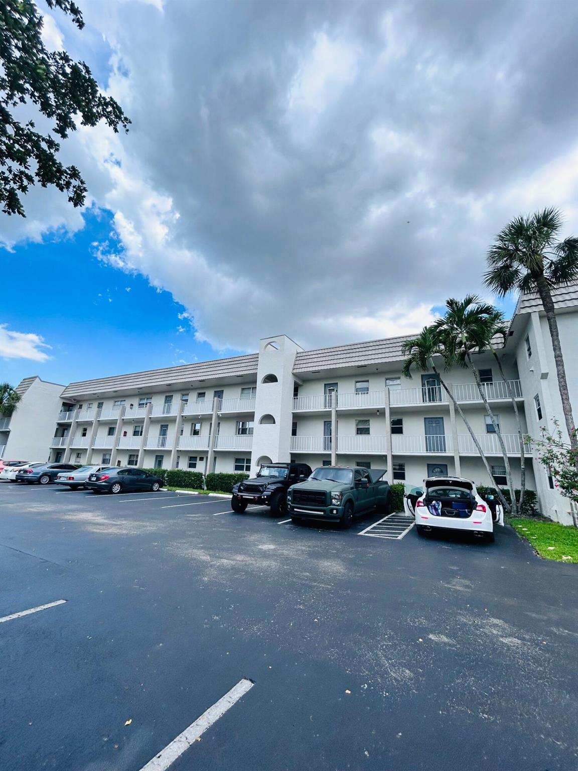 SUNRISE LAKES Phase 2 - Residential