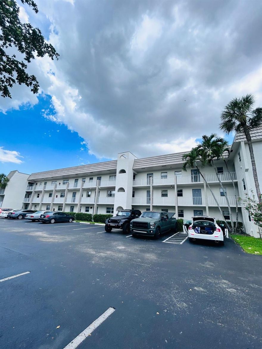 Freshly Painted inside and out. Luxury Vinyl Plank Flooring in Family Room and Bedroom. Maintenance includes water, cable, pest control, garbage pickup, Appliance contract for AC, appliances, water heater, minor electric, and plumbing. Pools, tennis courts, Fitness room. Each of the three floors has its own laundry room. All public areas maintained. Lovely first floor unit one bedroom one bath and tiled enclosed patio with fan. New wood floors and bedroom and living room. Rest of unit is all tiled. Central air conditioning and Heat. Air conditioner 3 years old. Parking right out front, laundry room steps away. New kitchen cabinets, bathroom updated. Unit kept clean and ready to move in
All furniture negotiable