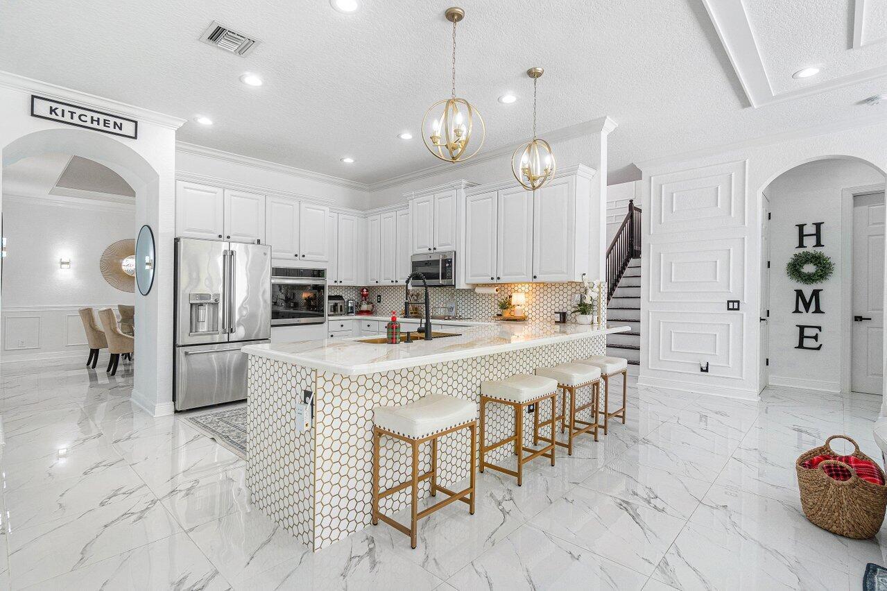 12323 Aviles Circle