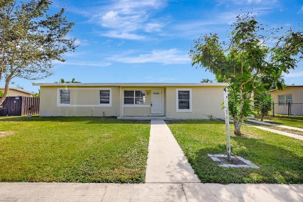 Photo of 160 Princess Drive, Port Saint Lucie, FL 34952 (MLS # R10935316)
