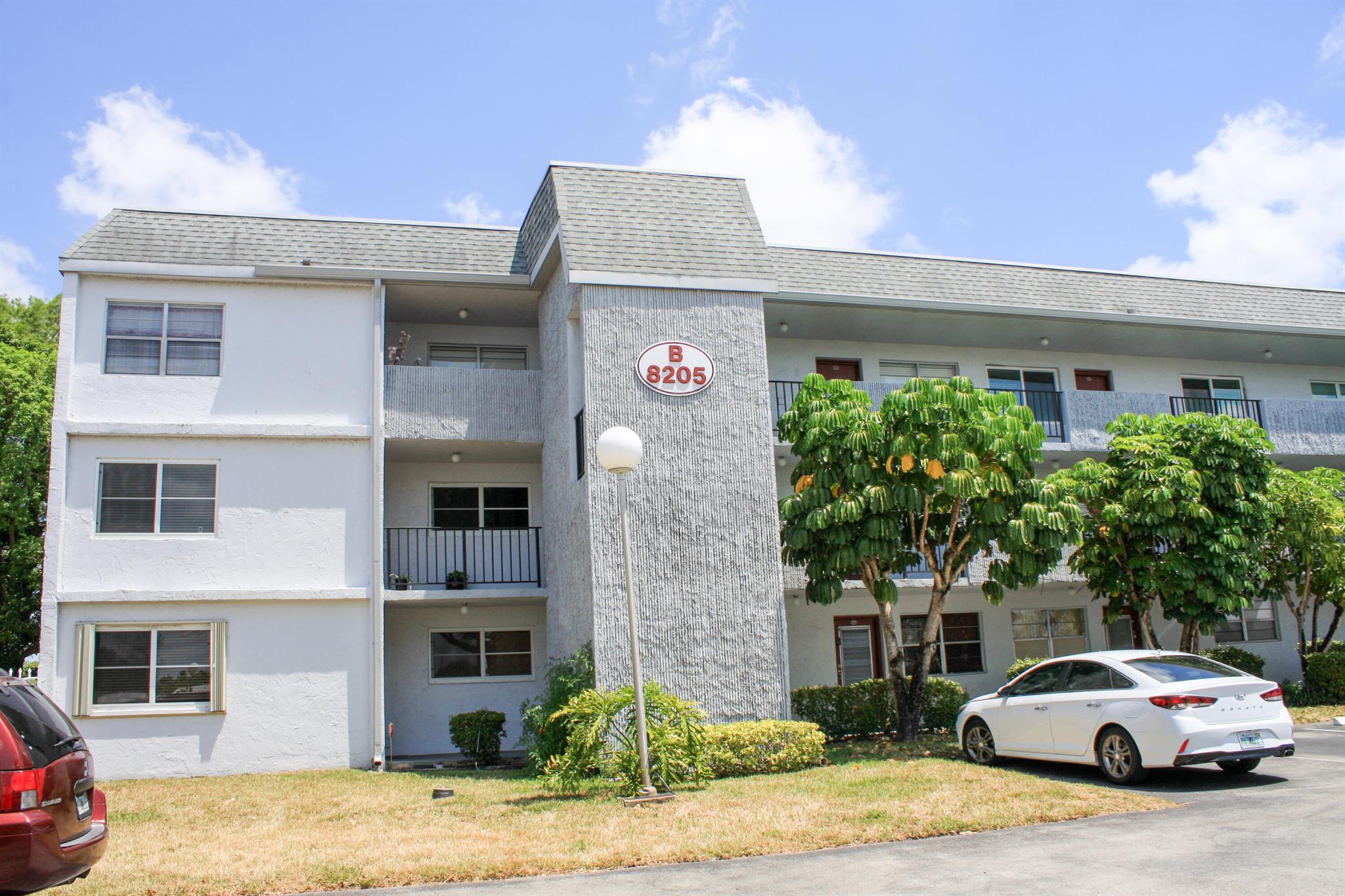 FAIRWAYS OF TAMARAC CONDO - Residential