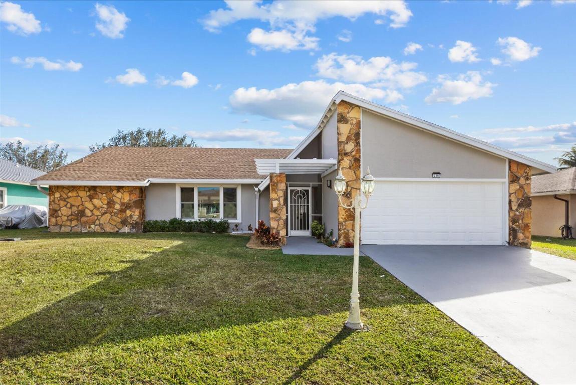 218 Las Palmas Street