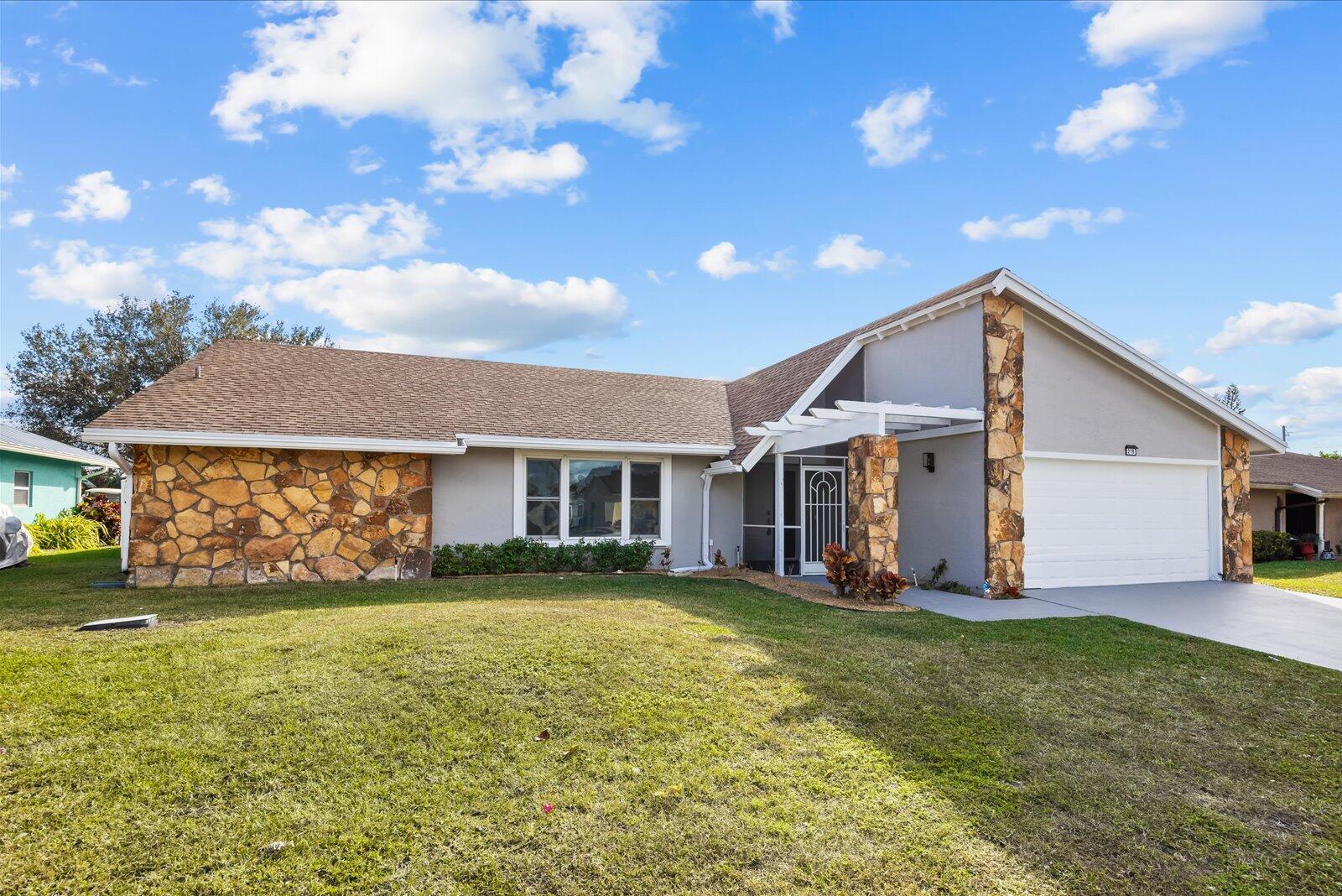 218 Las Palmas Street