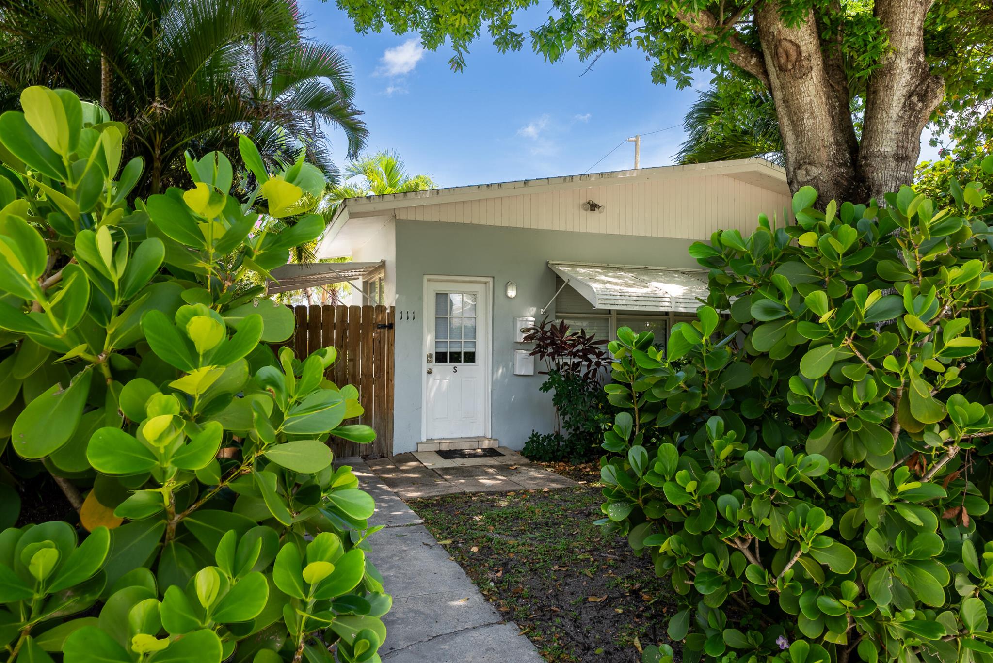 DELRAY TOWN OF - Commercial Sale