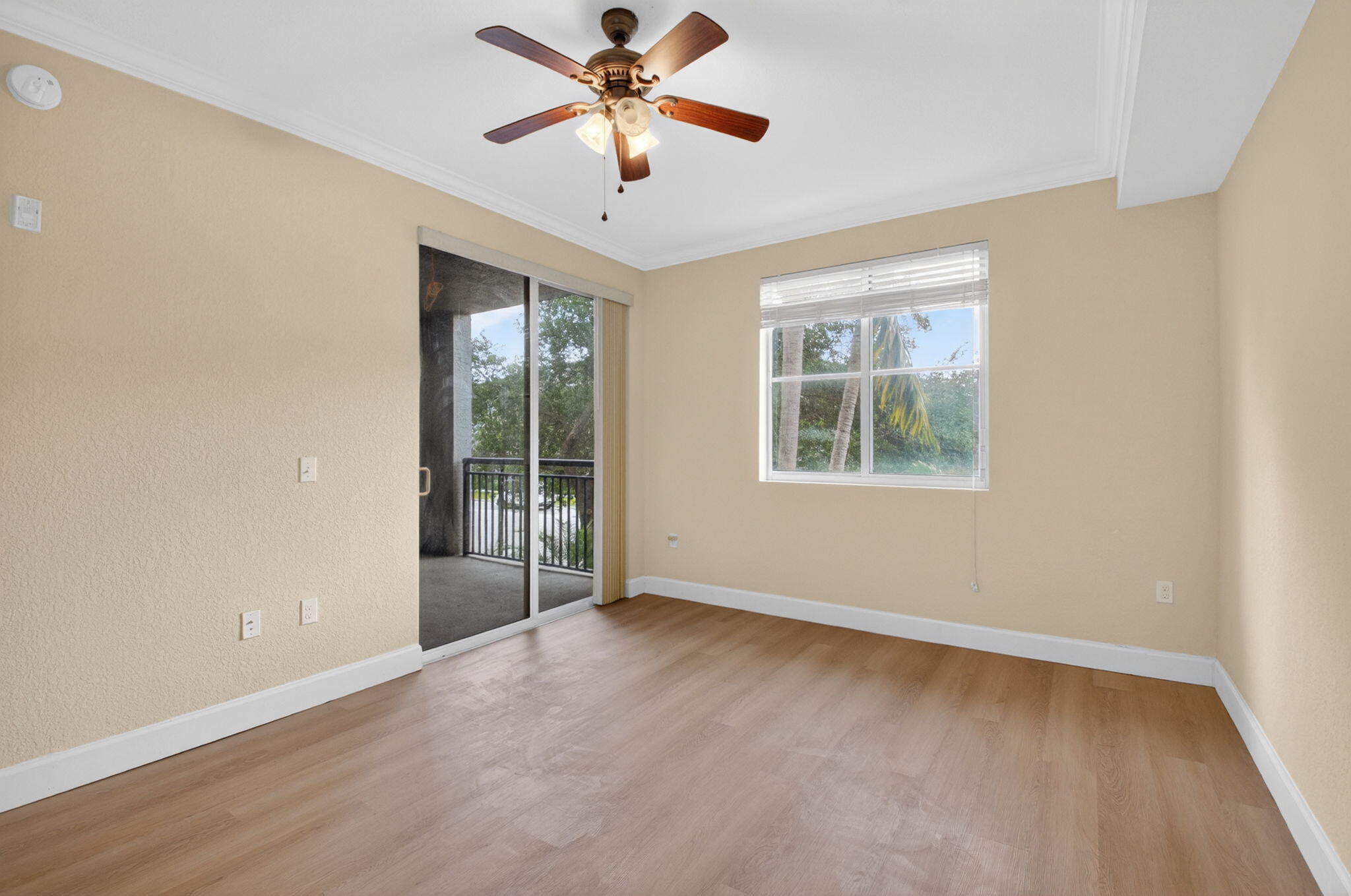 VIZCAYA LAKES CONDO - Residential