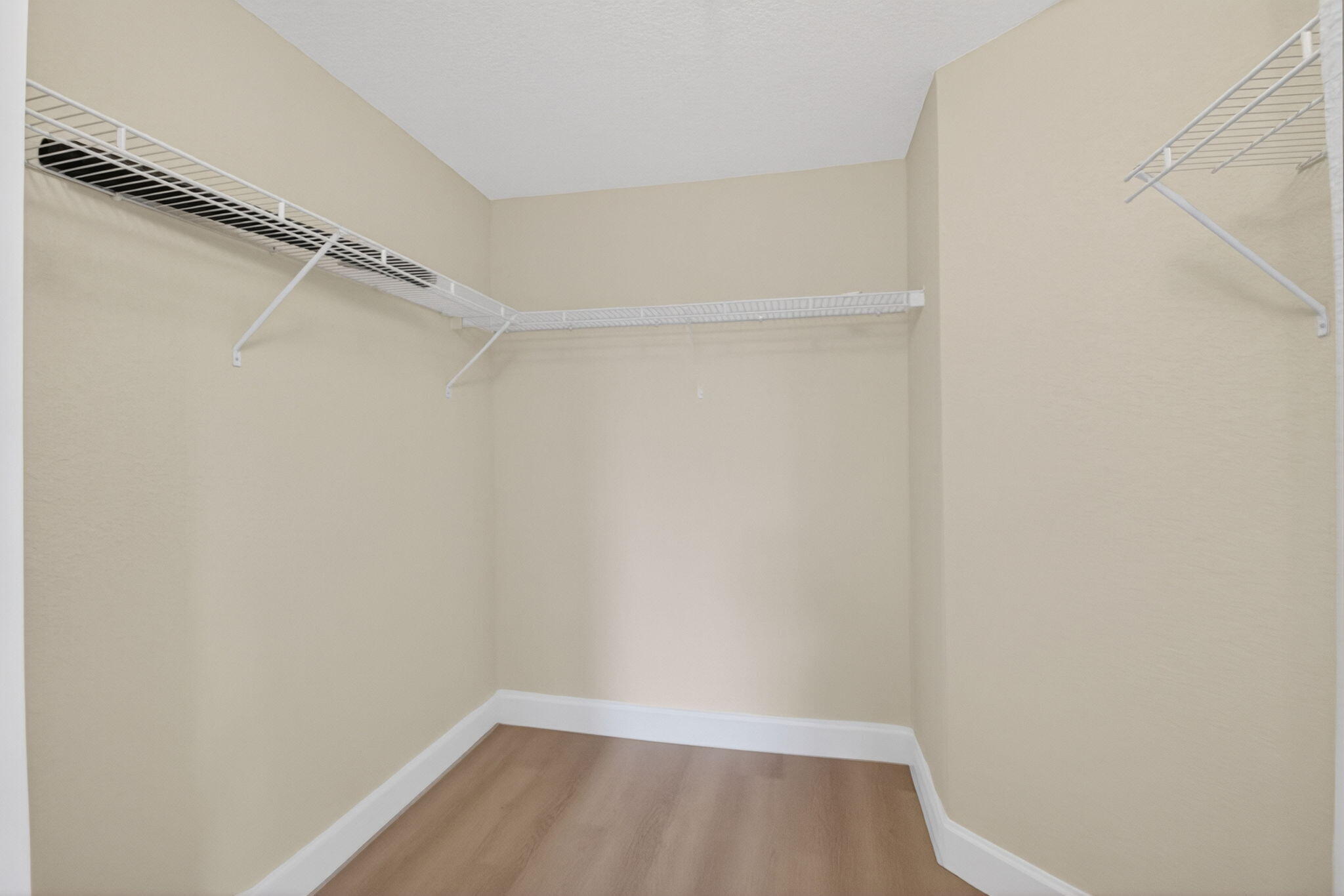 VIZCAYA LAKES CONDO - Residential