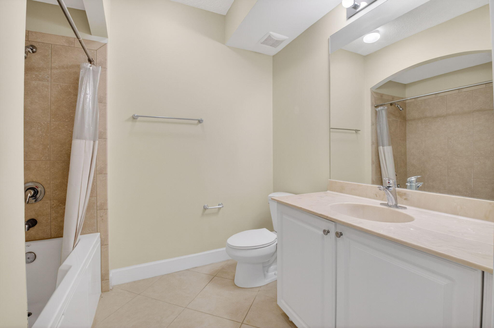 VIZCAYA LAKES CONDO - Residential