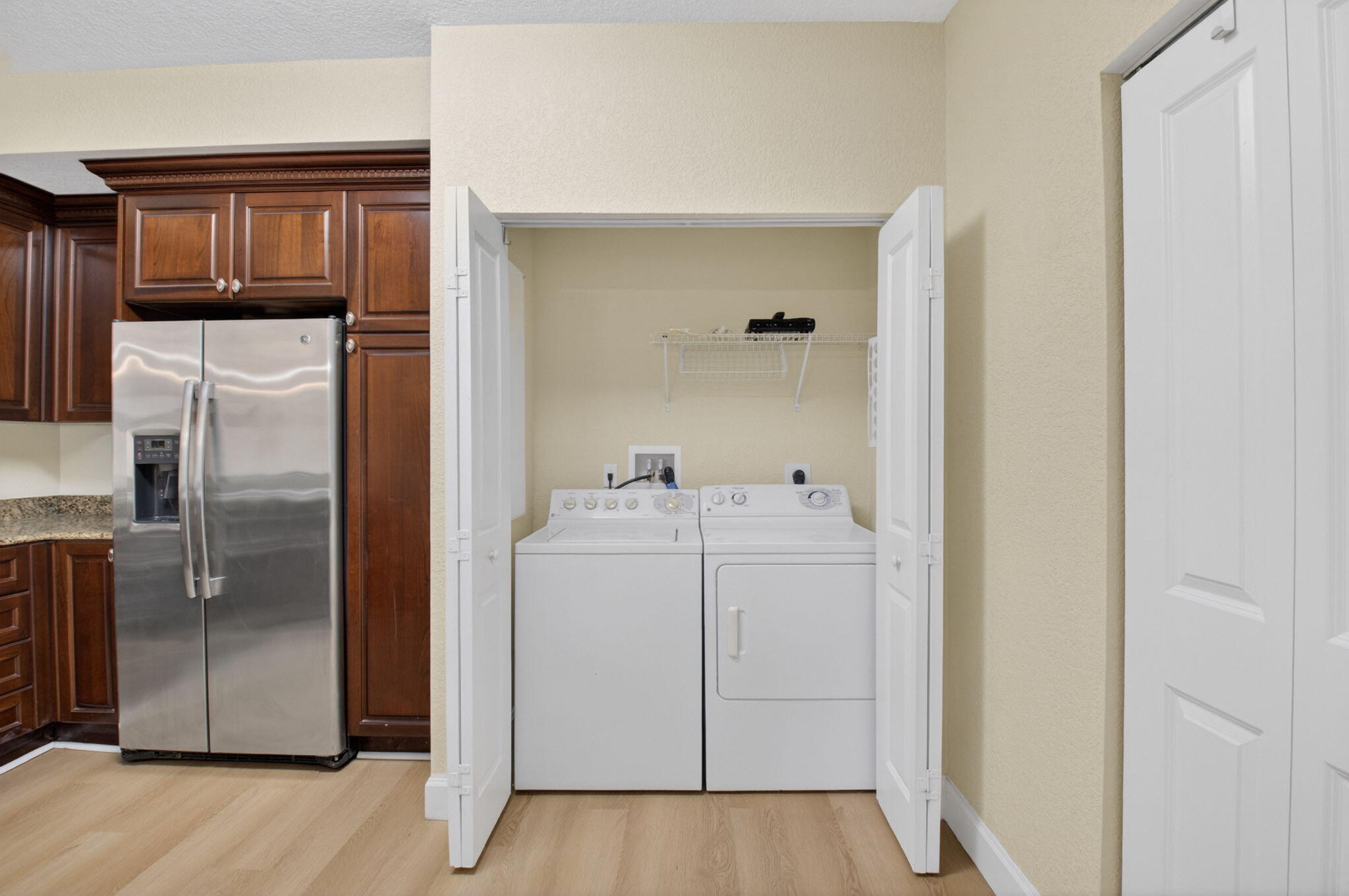 VIZCAYA LAKES CONDO - Residential