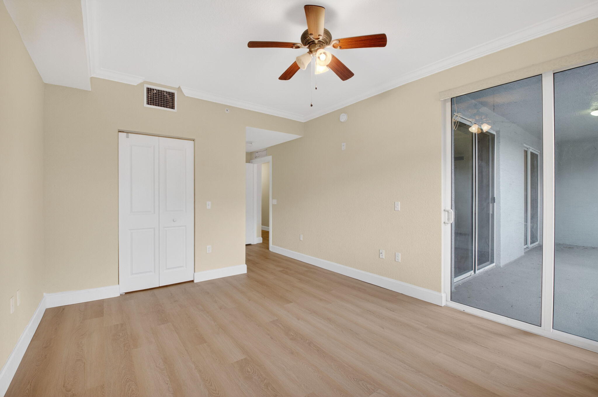 VIZCAYA LAKES CONDO - Residential