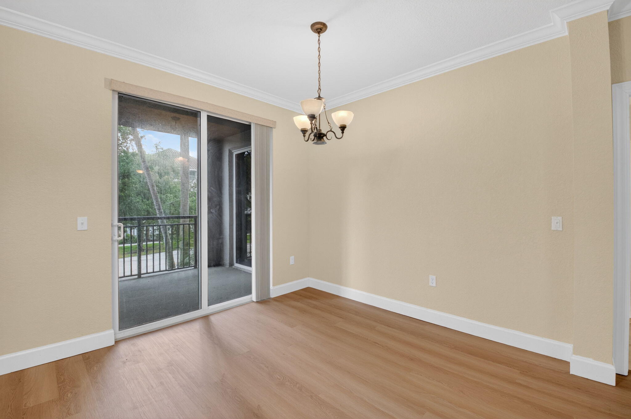 VIZCAYA LAKES CONDO - Residential
