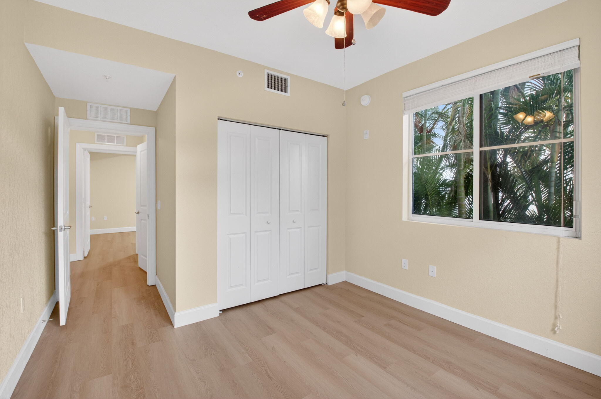 VIZCAYA LAKES CONDO - Residential