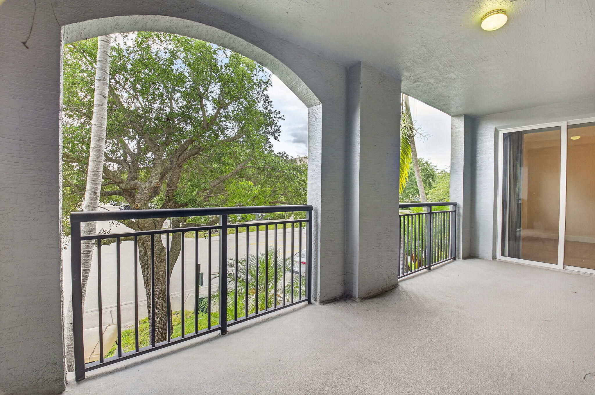 VIZCAYA LAKES CONDO - Residential