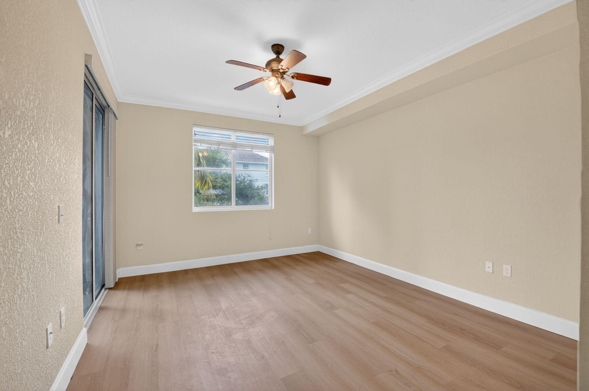VIZCAYA LAKES CONDO - Residential
