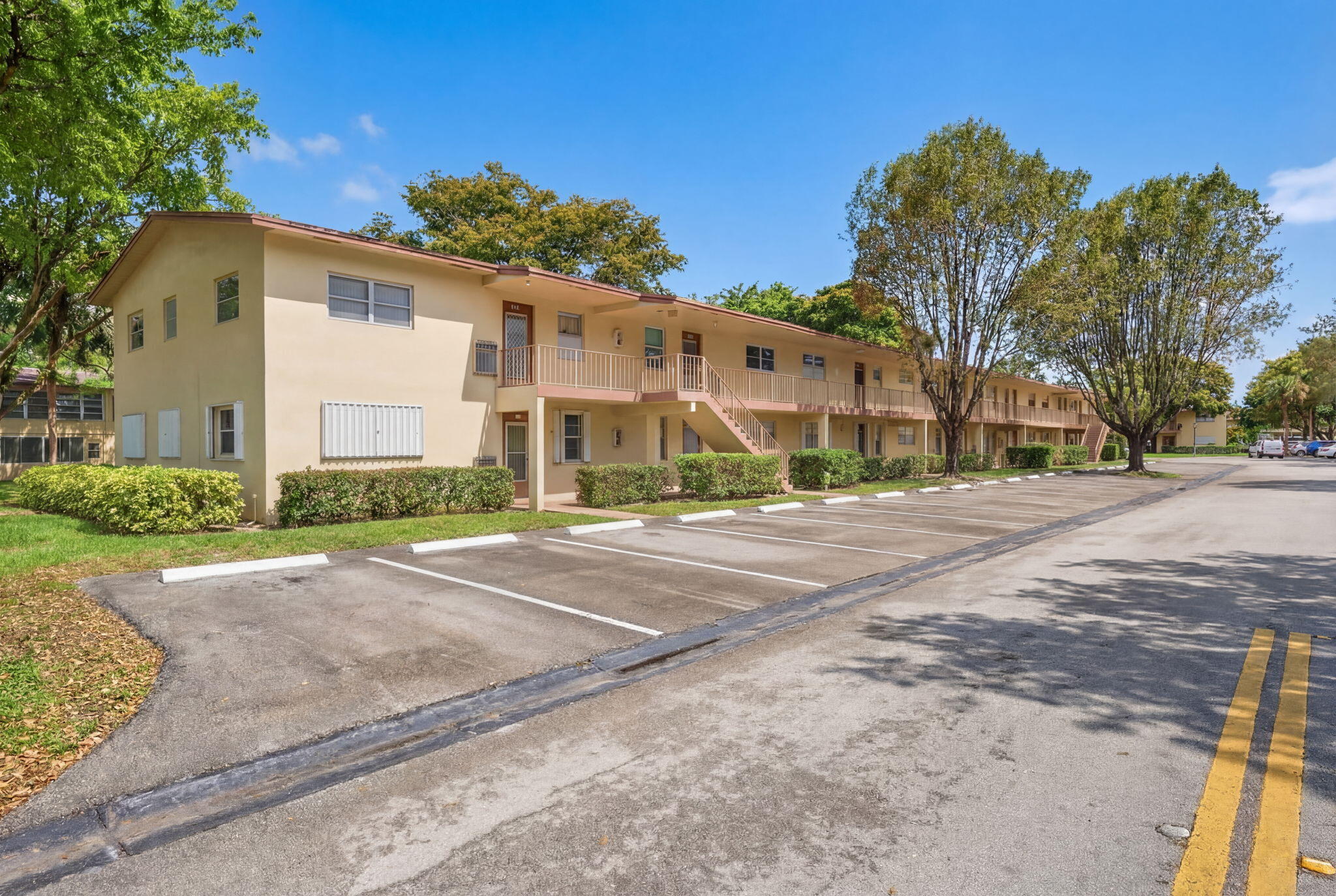 ORIOLE GARDENS THREE 81 CONDO - Residential