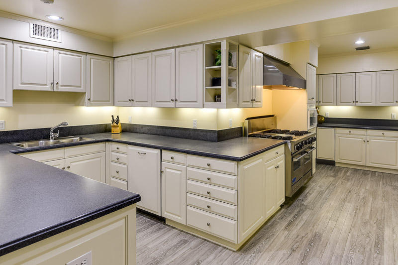 EL BRAVO PARK - Residential