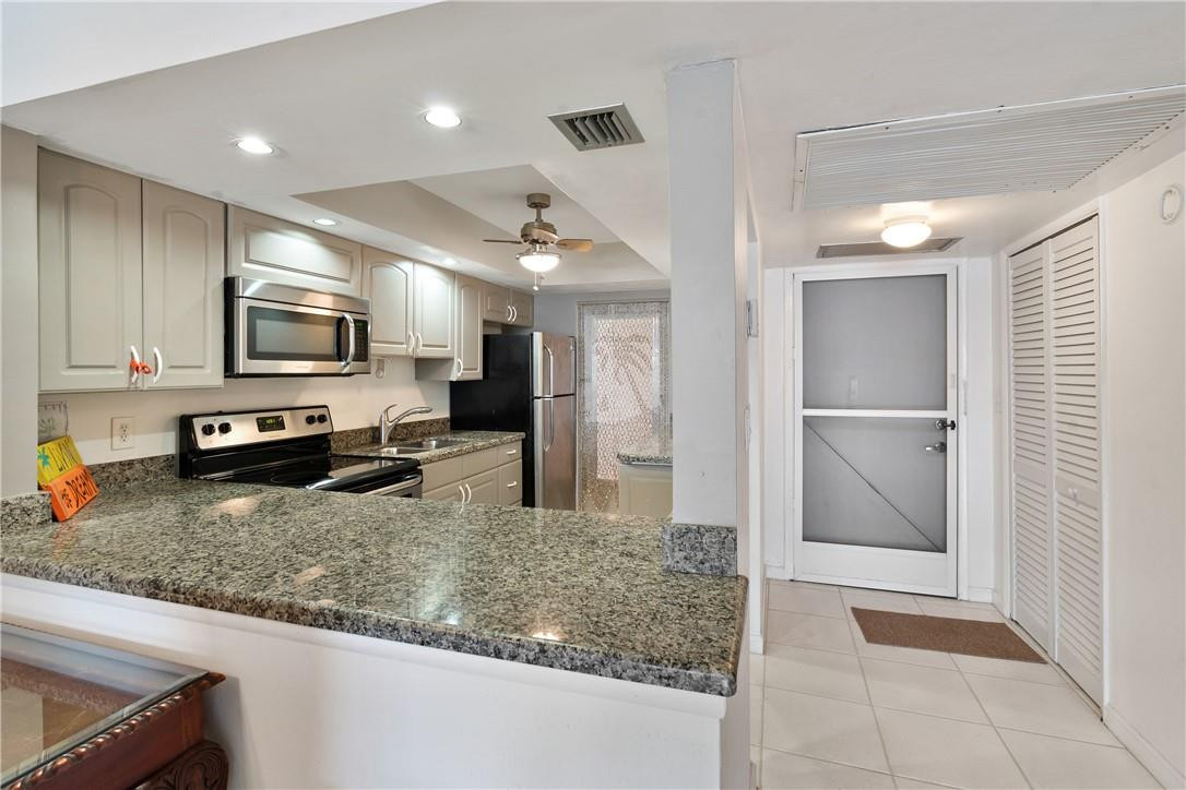 Lighthouse Point Plaza - Residential Lease