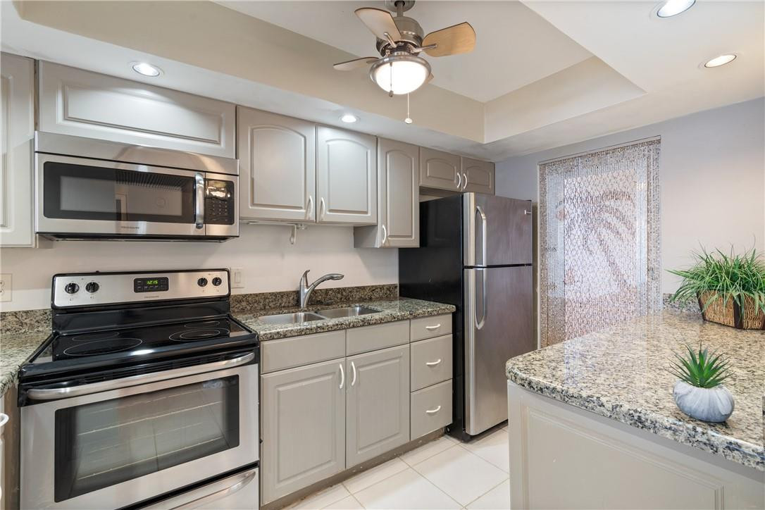 Lighthouse Point Plaza - Residential Lease