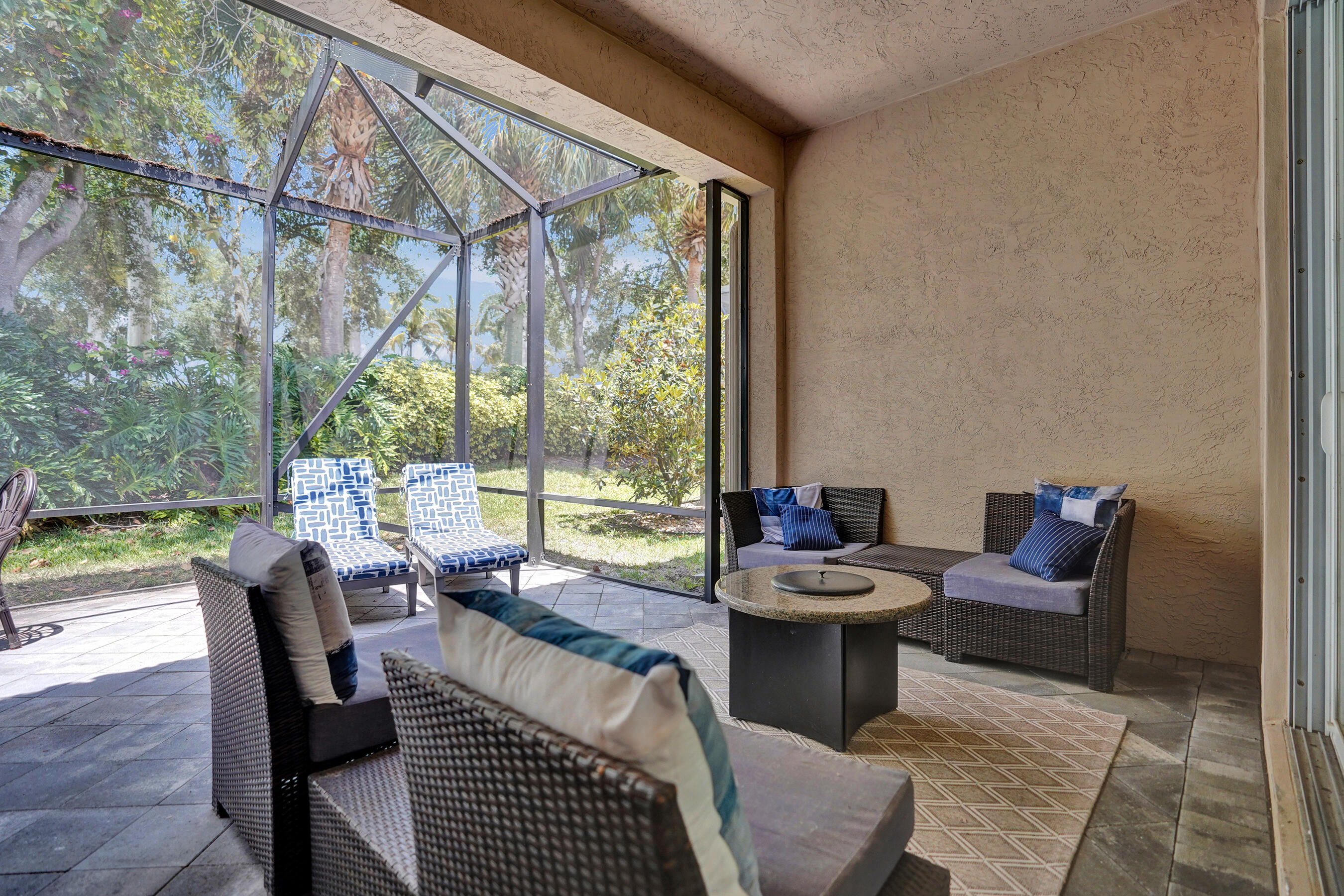 VALENCIA COVE - Residential