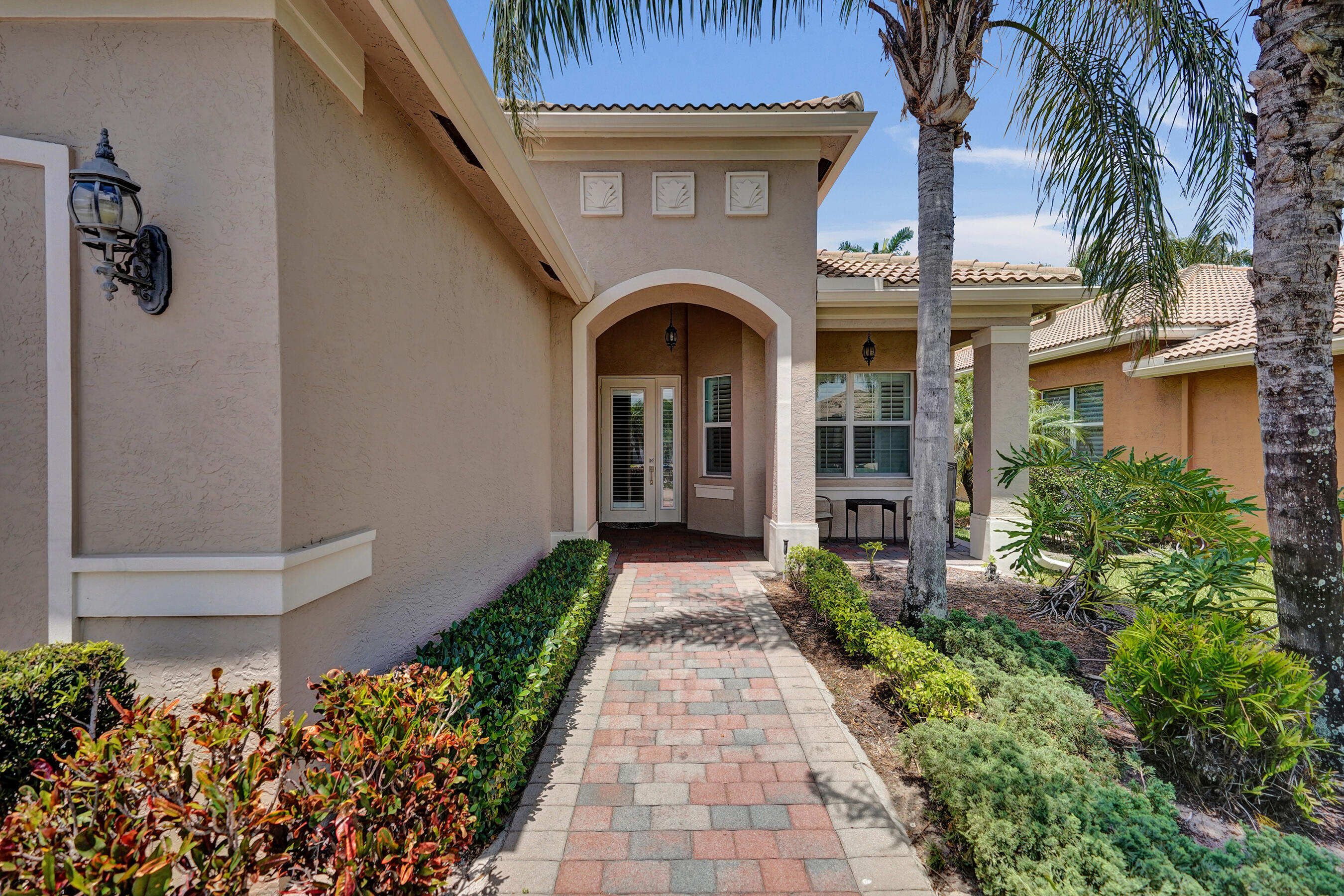 VALENCIA COVE - Residential