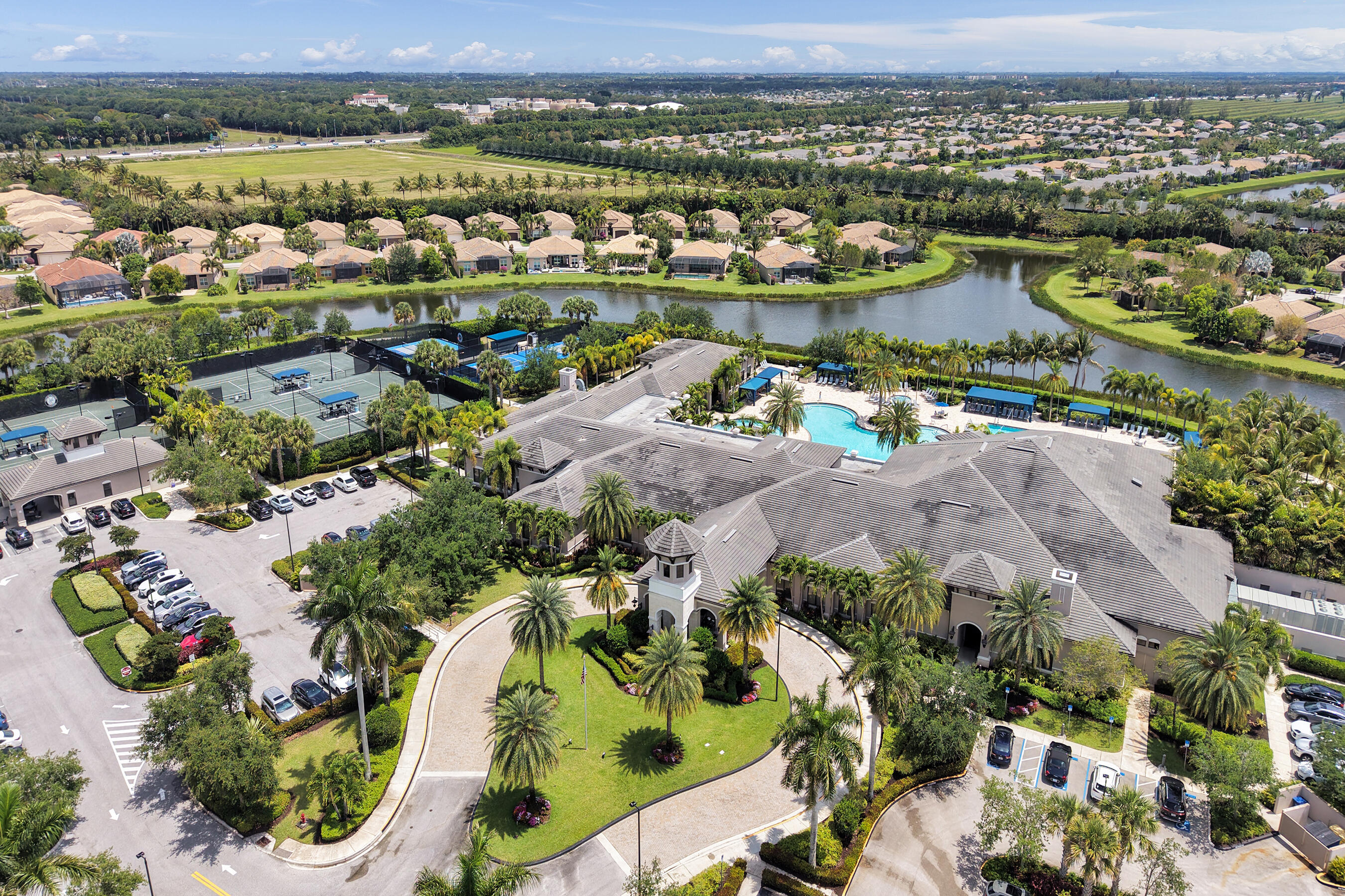 VALENCIA COVE - Residential