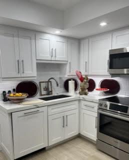 PLAZA OF THE PALM BEACHES - Residential