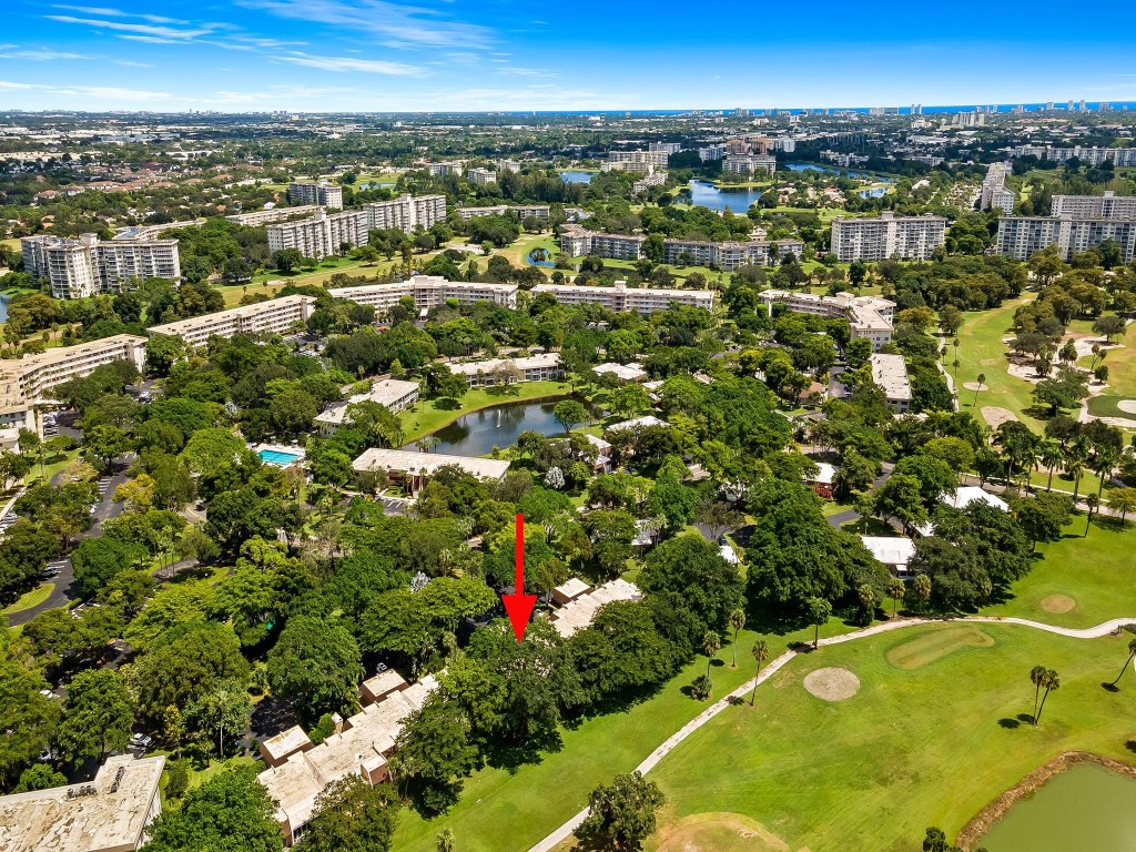 PALM AIRE COUNTRY CLUB - Residential