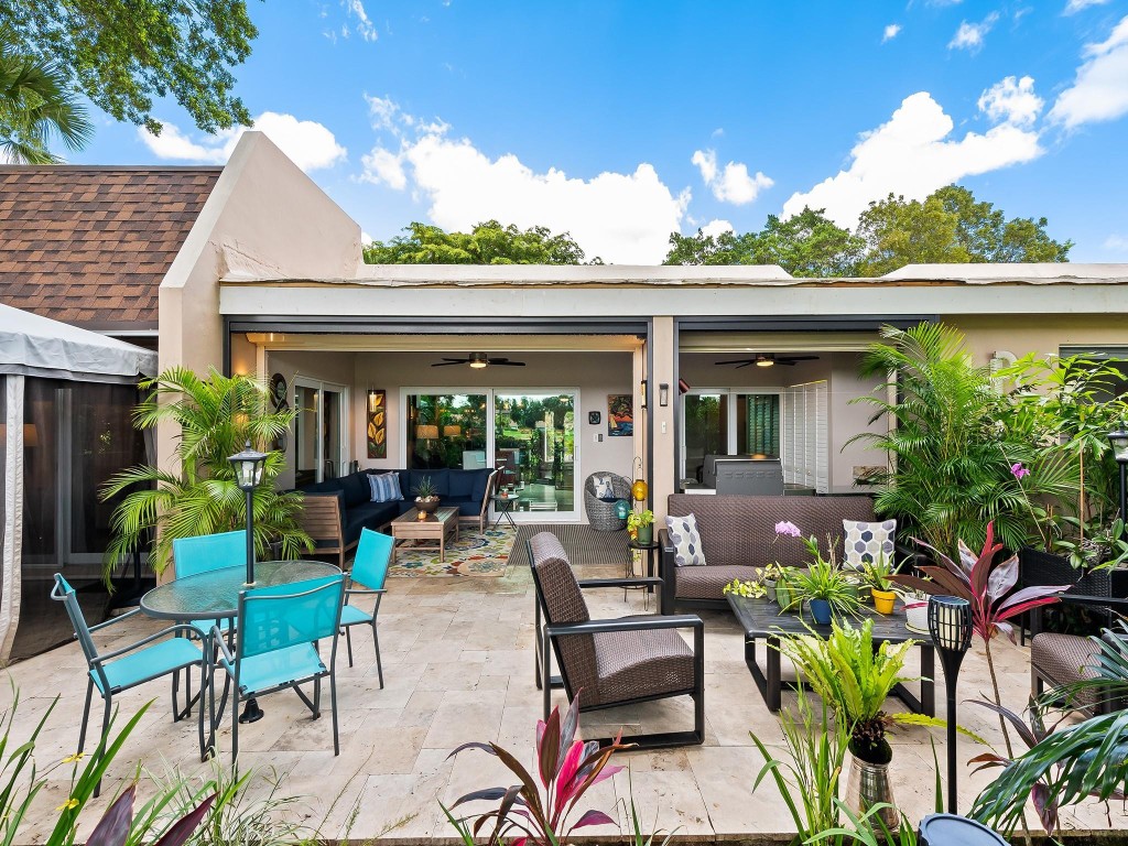 PALM AIRE COUNTRY CLUB - Residential