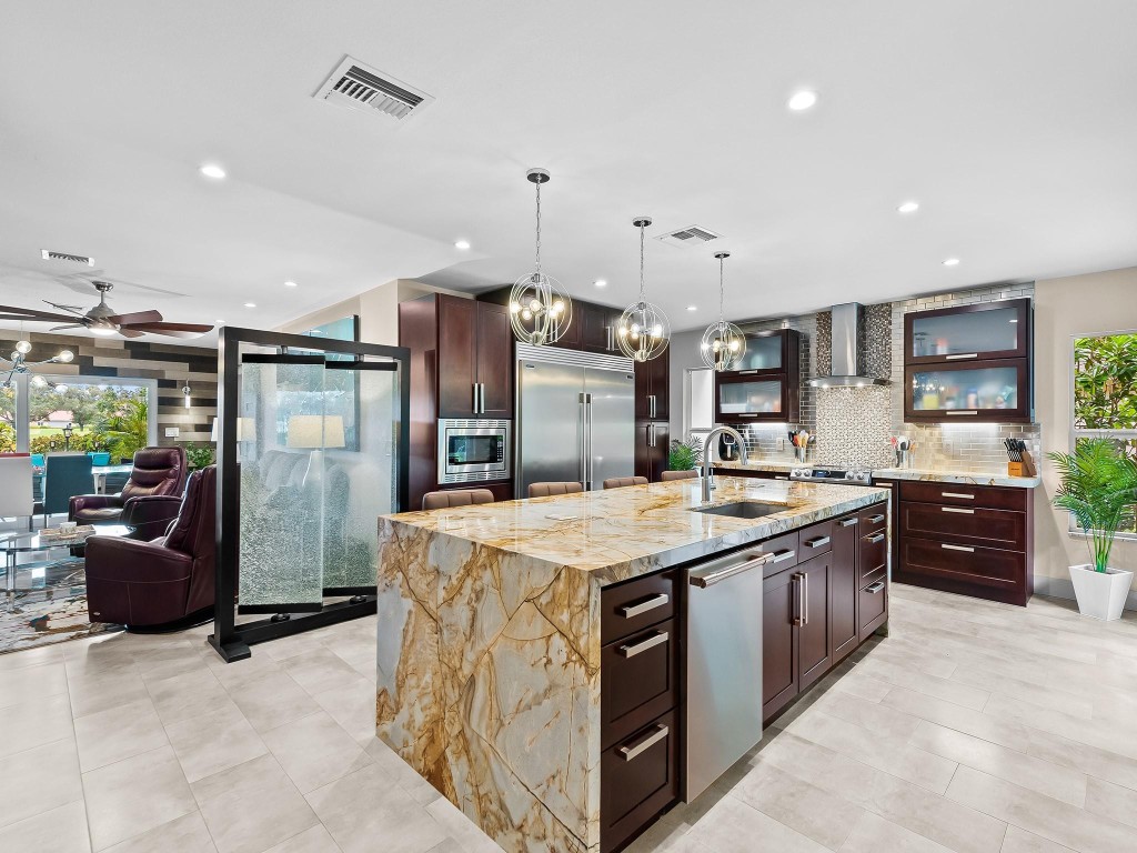 PALM AIRE COUNTRY CLUB - Residential