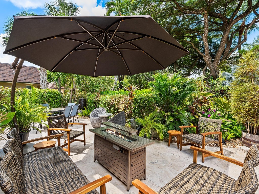 PALM AIRE COUNTRY CLUB - Residential