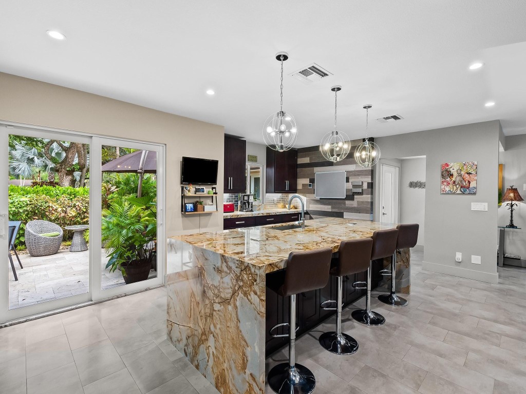 PALM AIRE COUNTRY CLUB - Residential