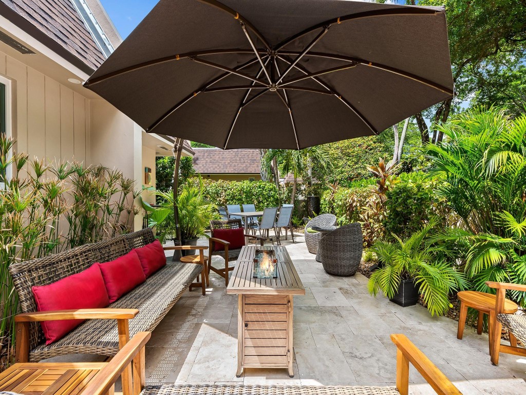 PALM AIRE COUNTRY CLUB - Residential