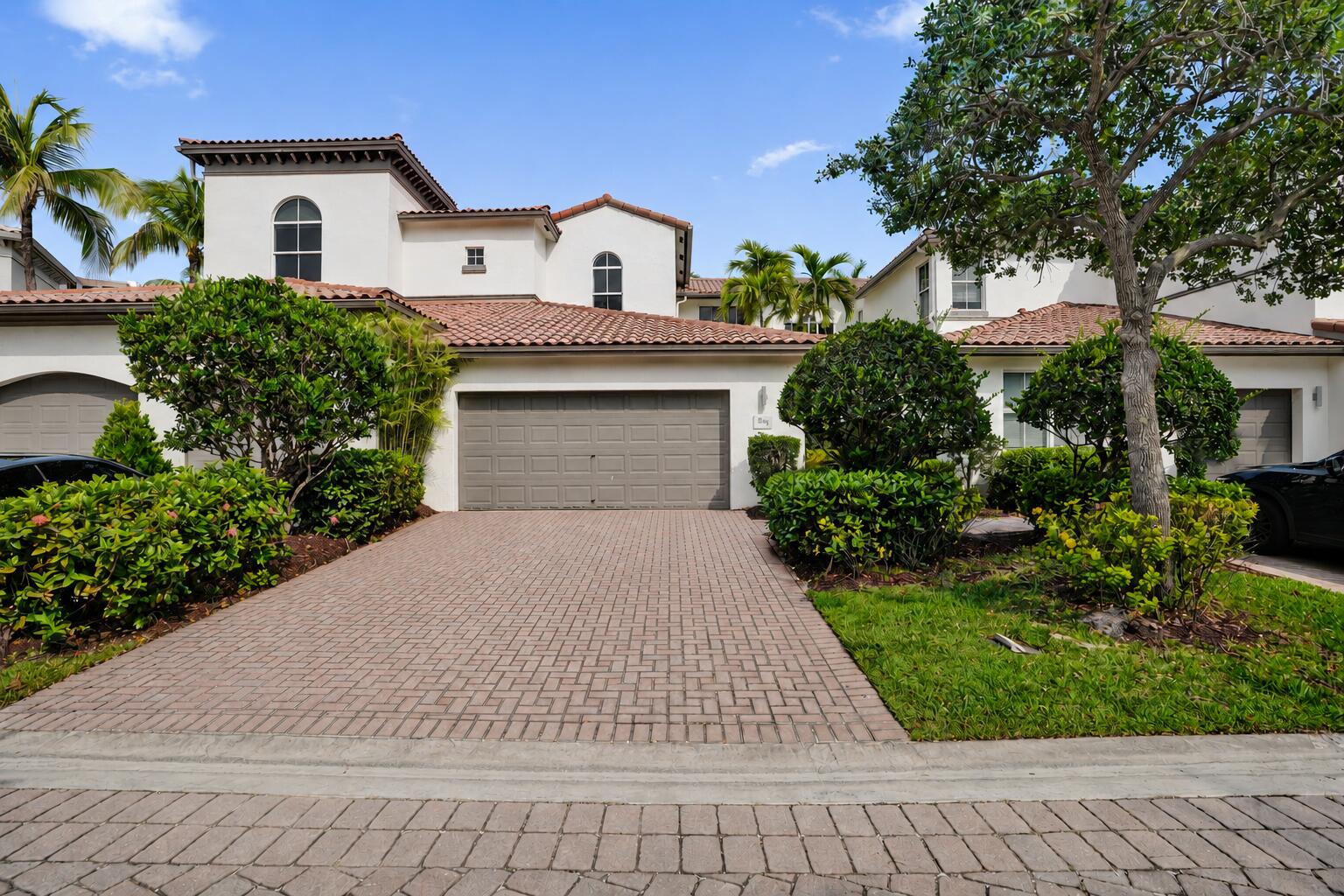 824 Spinnaker Drive E