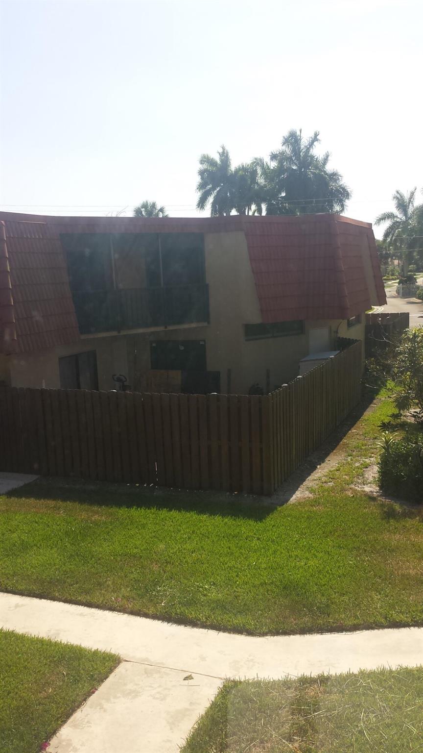 This is a call for all offers and contracts. List price is the minimum price to be considered. On September 7th at 7:00 PM EST the owner will decide what buyer & offer they will work with. The owner has until September 9th at 2:00 PM EST to have an executed contract to stop foreclosure. This is not a short sale, the transaction strategy has already been formally mediated and approved. The owner will consider an immediate cash payment for deed from an experienced investment company. Any offer or contract must include 75 days for seller to vacant, and financial qual. of the buyer. 4 Showings Avail. Send email to register & get dates info@publicpricing Subject Oxford Plac
