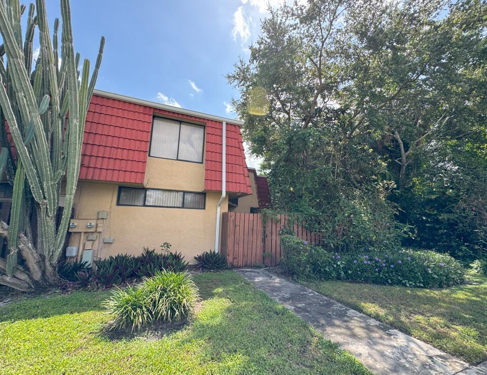 This is a call for all contracts. List price is the minimum price to be considered. ALL CONTRACTS DUE September 8TH at 10 AM EST CONTRACT CONDITIONED ON YOUR INSPECTIONS... MUST SUBMIT CONTRACT TO INSPECT ON THE 8TH This is not a short sale, the transaction strategy has already been formally mediated and approved. The owner will consider an immediate cash payment for deed from an experienced investment company. Any offer or contract must include 60 days for seller to vacant, financial qual. of the buyer MUST BE WITH CONTRACT.