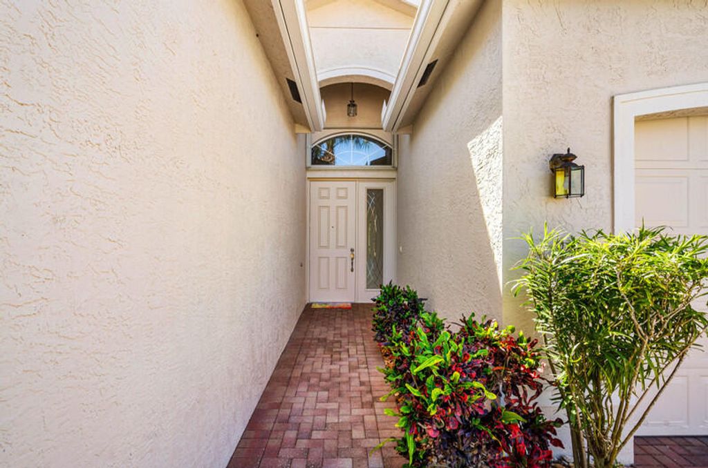 Photo of 9612 Hunterston Drive, Boynton Beach, FL 33473 (MLS # R11069672)