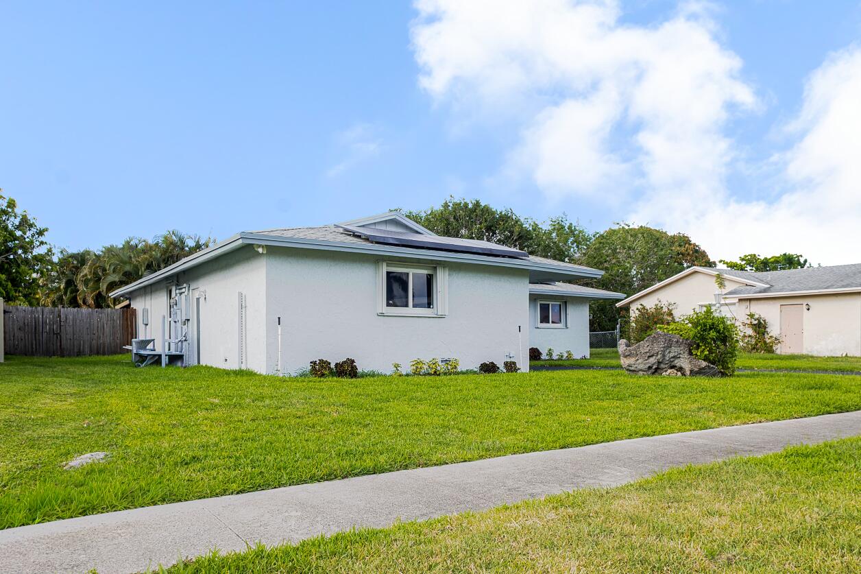 3097 Dolphin Drive