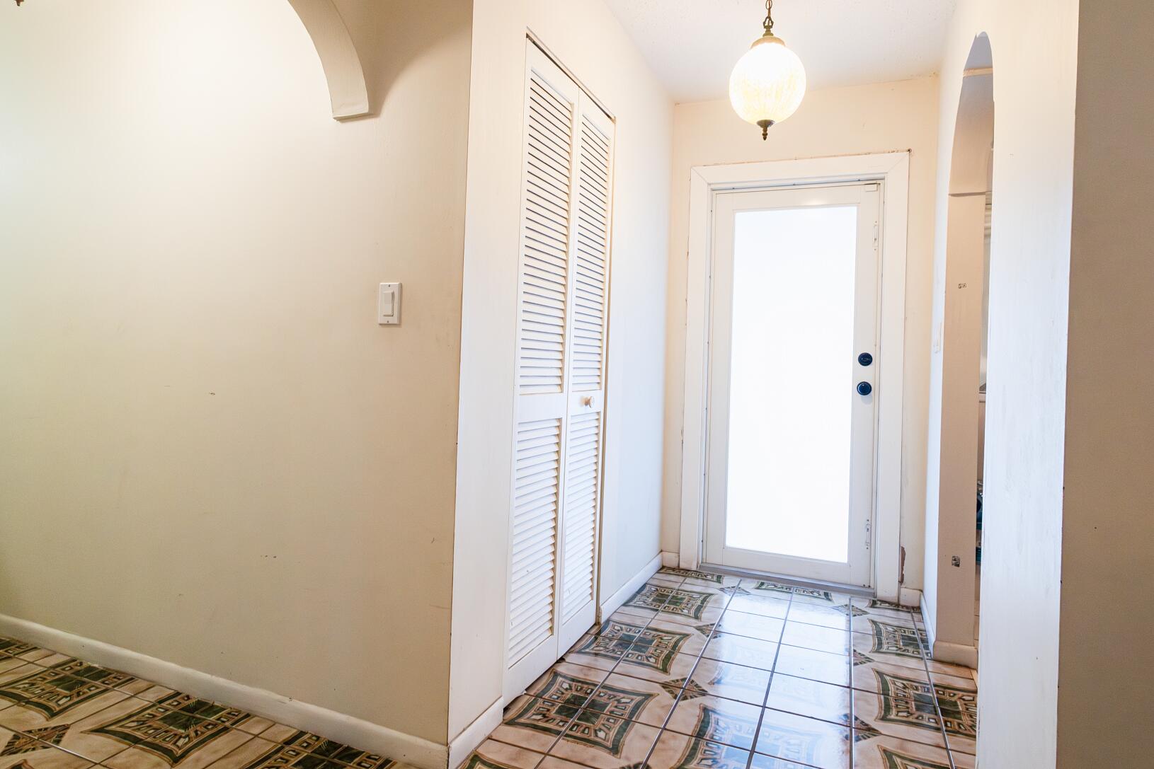 DELRAY SHORES FIRST ADD - Residential