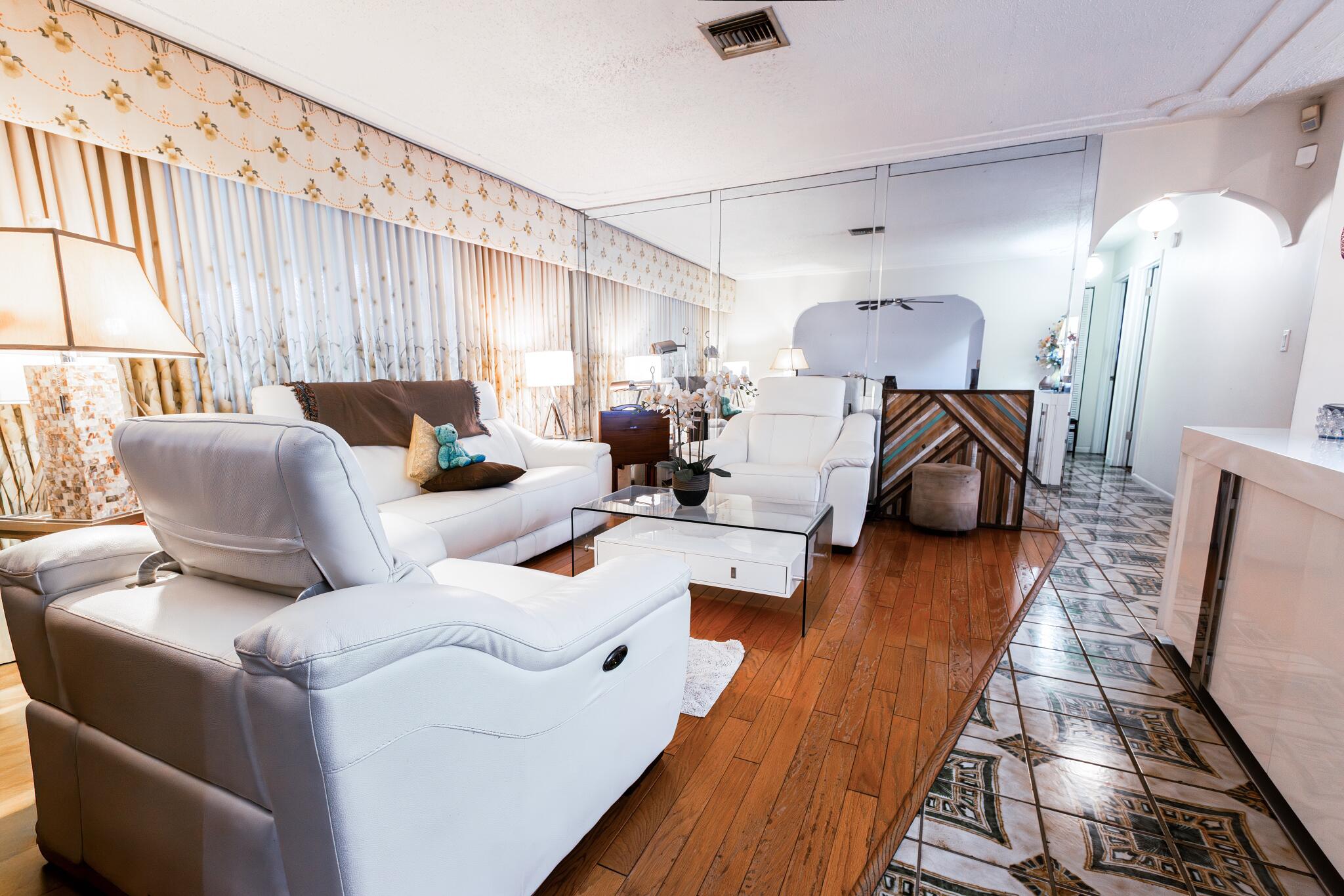 DELRAY SHORES FIRST ADD - Residential